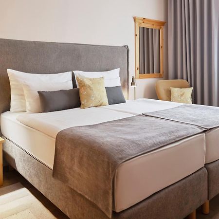 Hotel Kadoor Karlovac Ngoại thất bức ảnh
