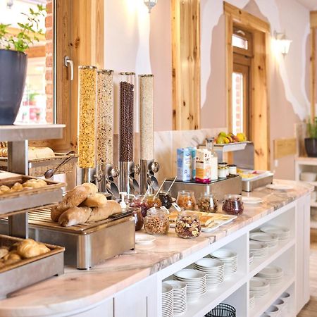 Hotel Kadoor Karlovac Ngoại thất bức ảnh