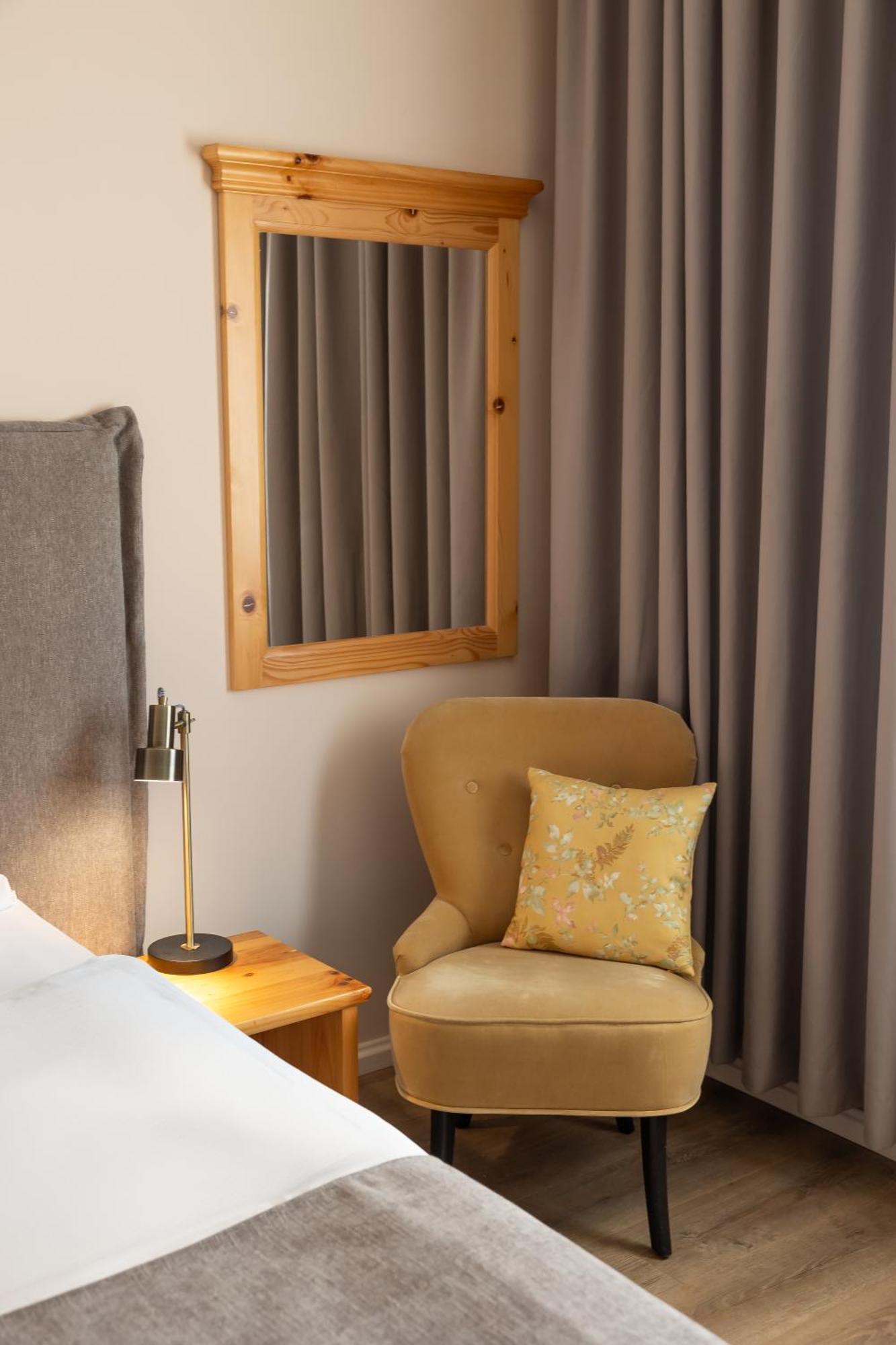 Hotel Kadoor Karlovac Ngoại thất bức ảnh
