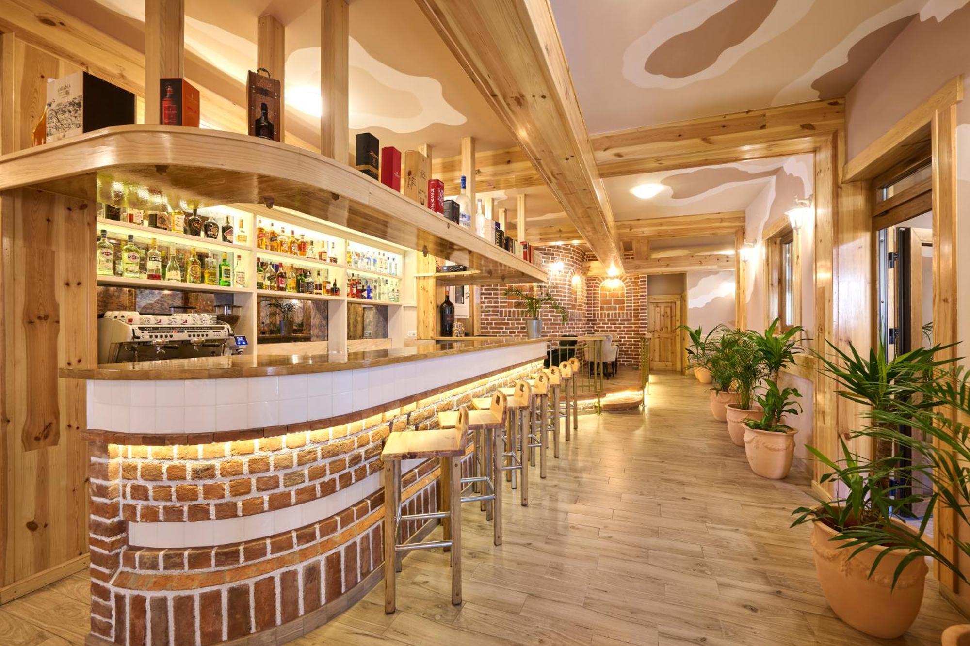 Hotel Kadoor Karlovac Ngoại thất bức ảnh