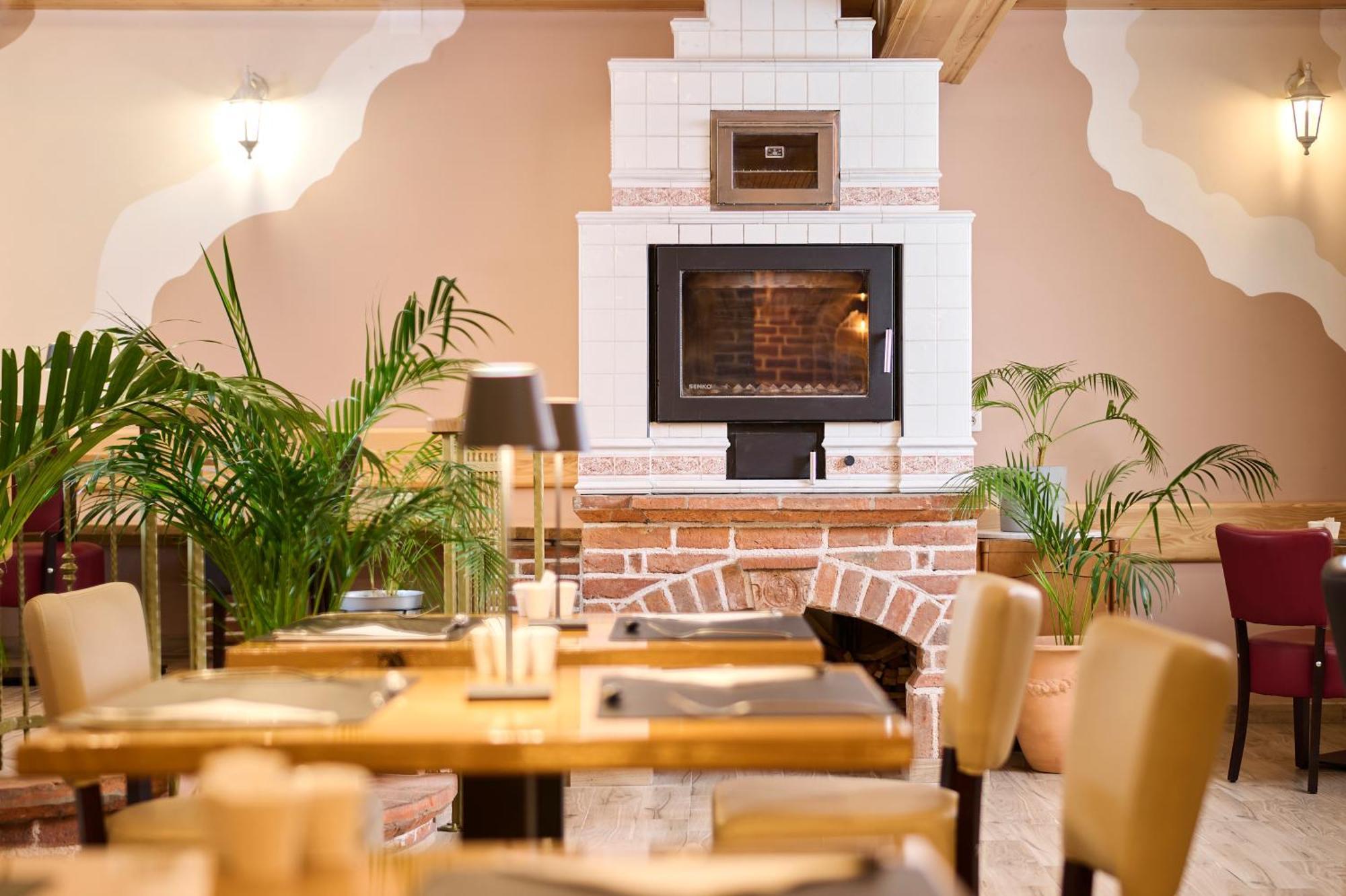 Hotel Kadoor Karlovac Ngoại thất bức ảnh