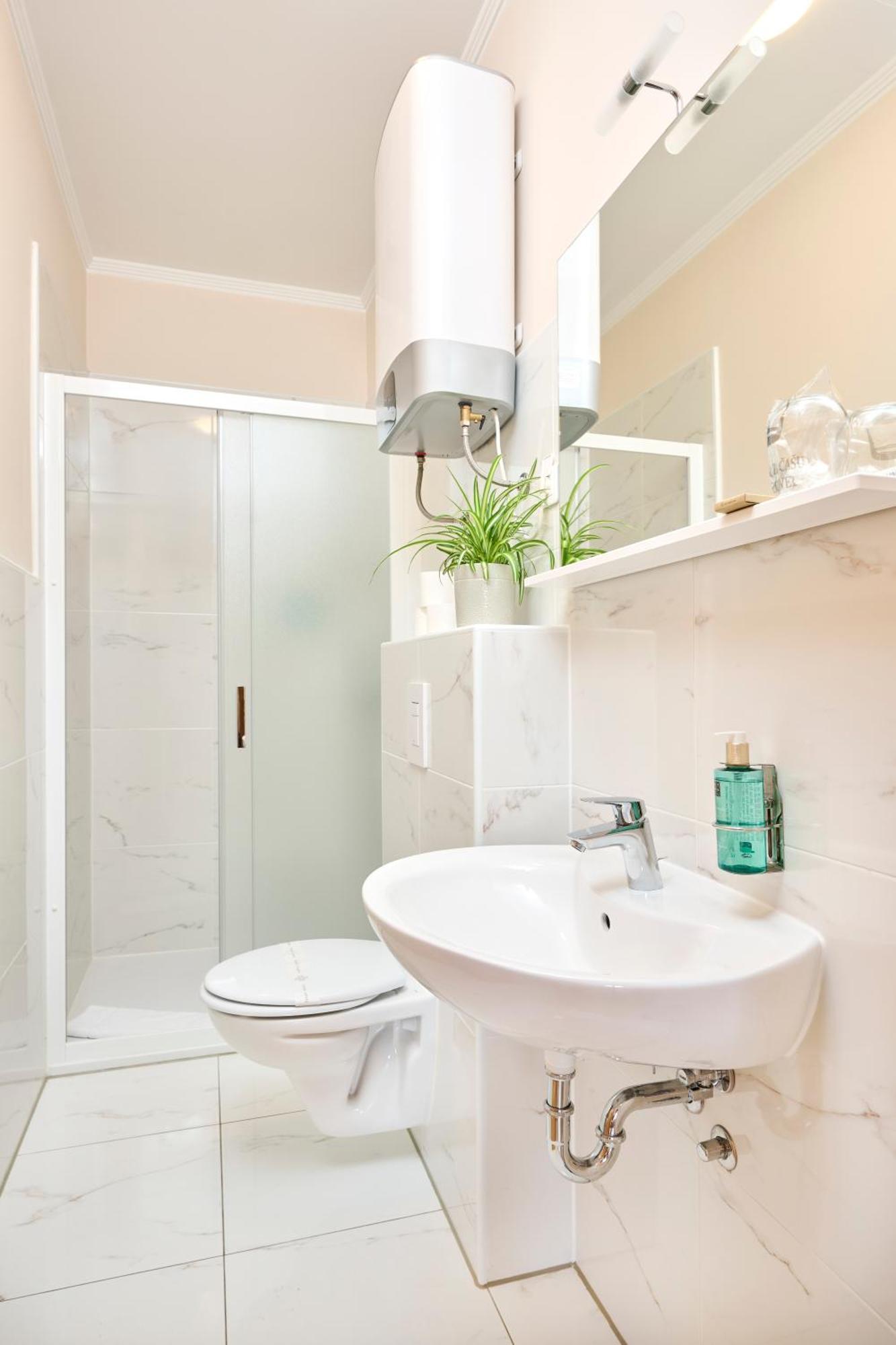 Hotel Kadoor Karlovac Ngoại thất bức ảnh