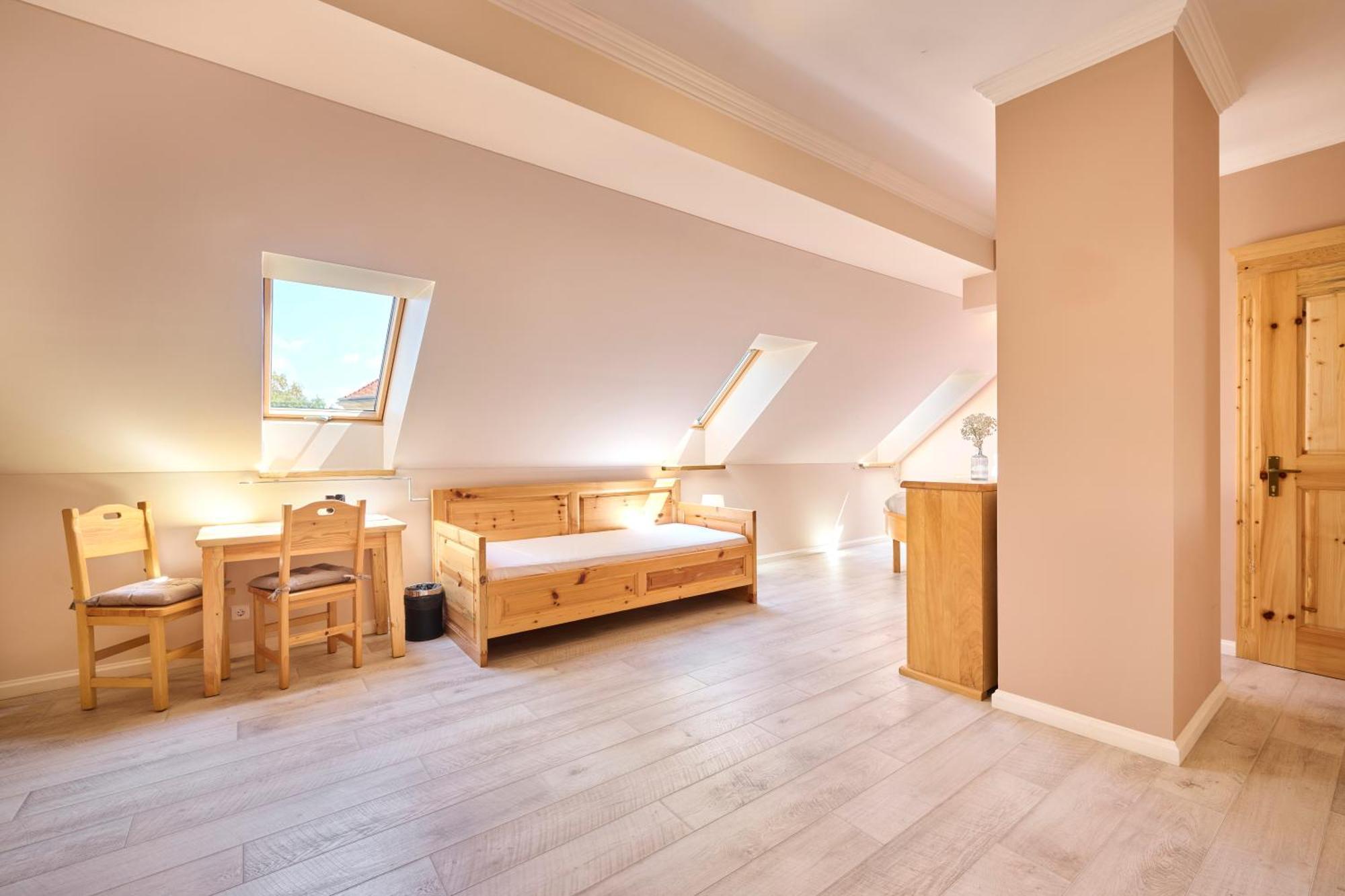Hotel Kadoor Karlovac Ngoại thất bức ảnh