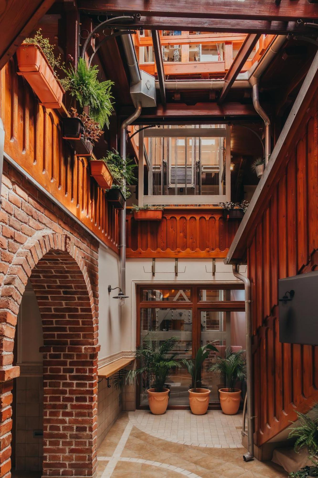 Hotel Kadoor Karlovac Ngoại thất bức ảnh