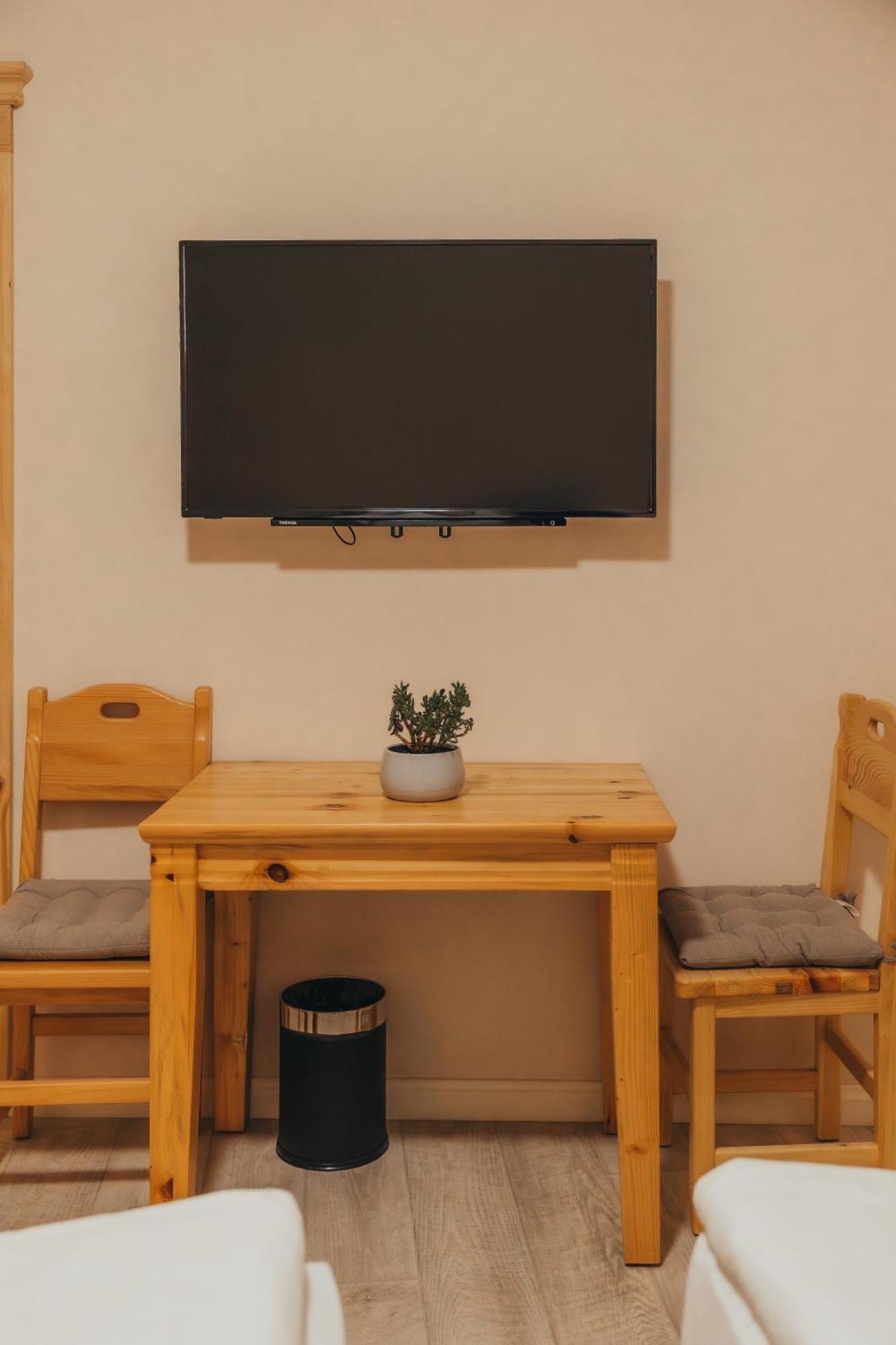 Hotel Kadoor Karlovac Ngoại thất bức ảnh